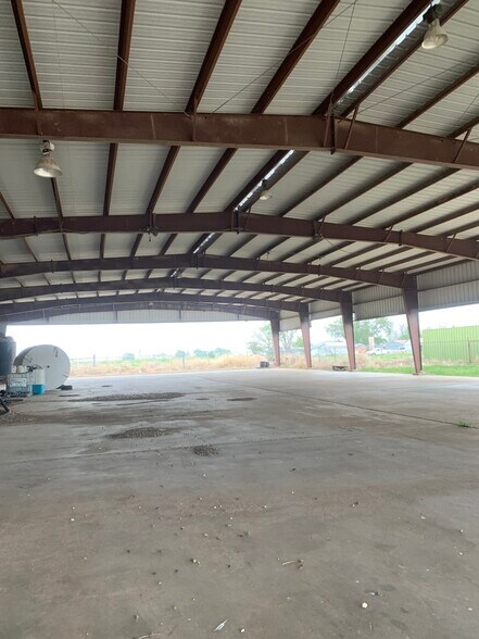 More Photos Of 935 FM168, Olton Warehouse For Sale