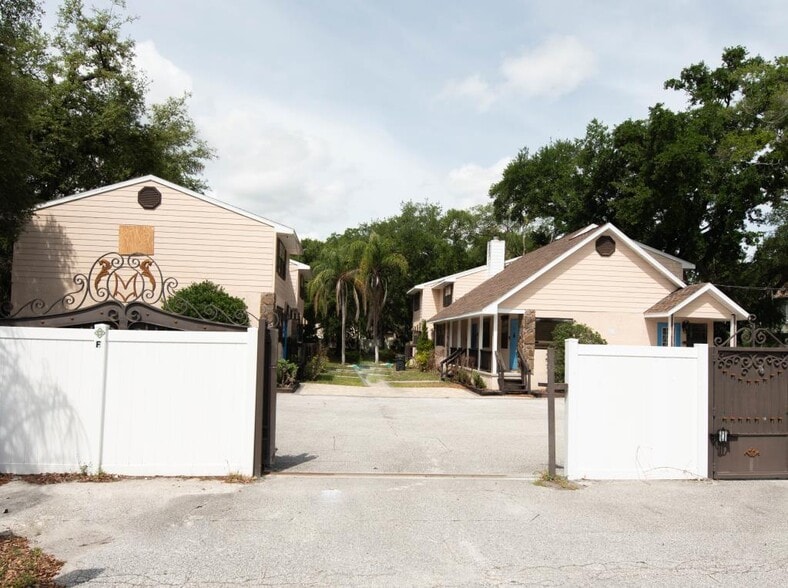 More Photos Of 12216 N 59th St, Tampa Apartments For Sale