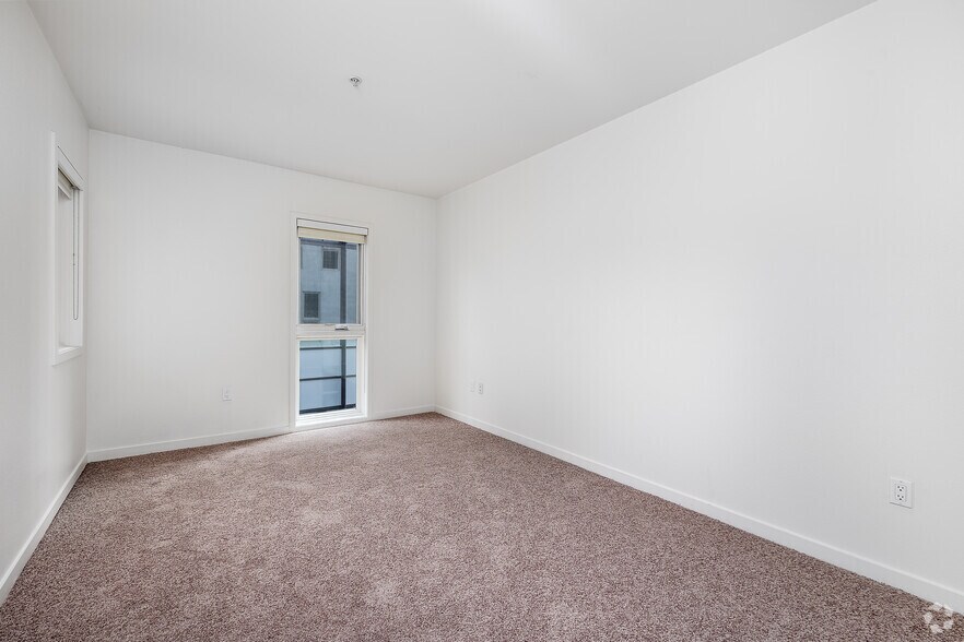 More Photos Of 214 Santa Monica Blvd, Santa Monica Apartments For Lease