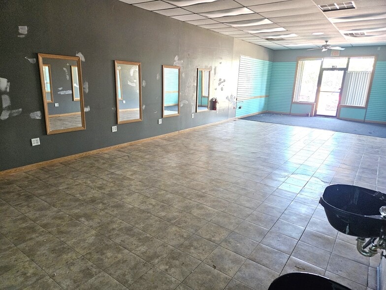 More Photos Of 1344-1358 E Bristol Rd, Burton Freestanding For Lease