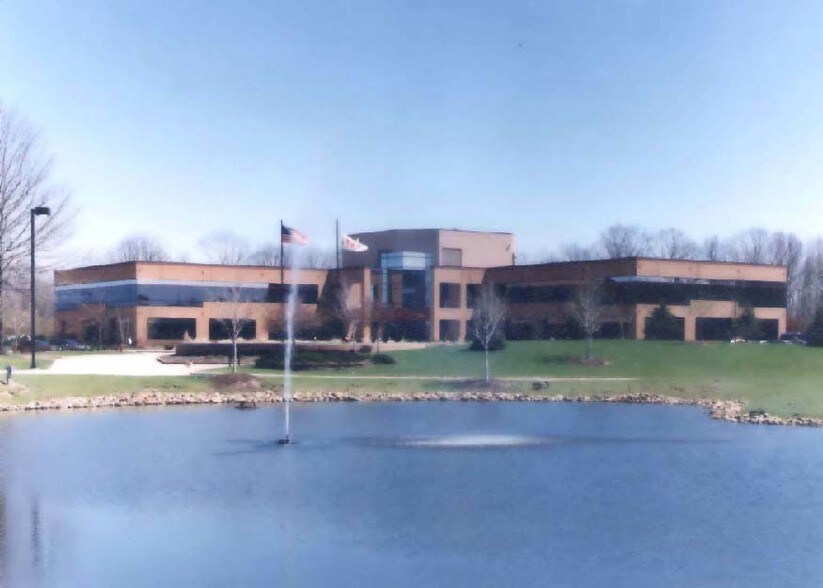 More Photos Of 17500 Rockside Rd, Bedford Office For Lease