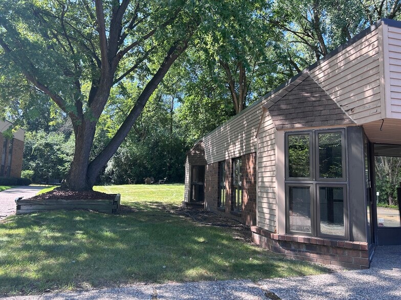 More Photos Of 17833 Hutchins Dr, Minnetonka Medical For Sale