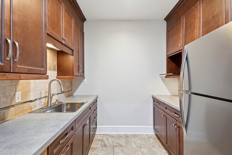 More Photos Of 537 E Park Ave, Tallahassee Office For Sale