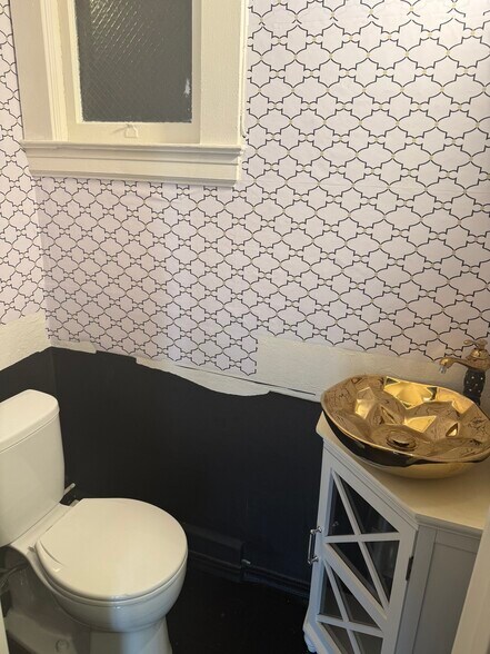 More Photos Of 1808 McAllister St, San Francisco General Retail For Lease