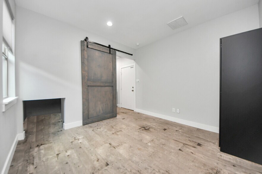 More Photos Of 1708 Winter St, Houston Apartments For Sale