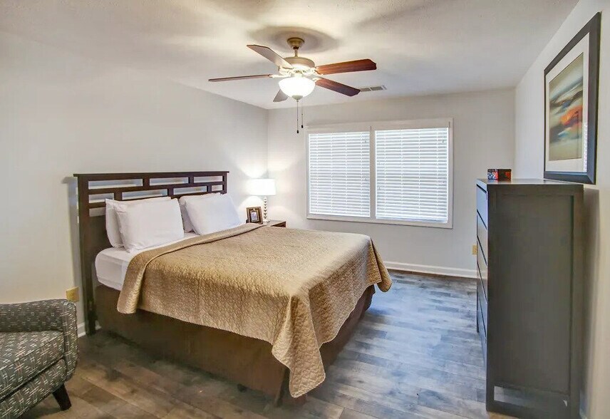 More Photos Of 2109 Elvira St, Fayetteville Apartments For Sale