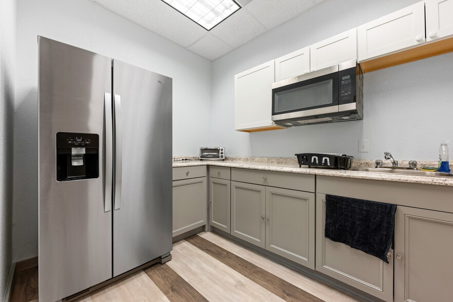 More Photos Of 136 W Main St, Trinidad Office For Sale