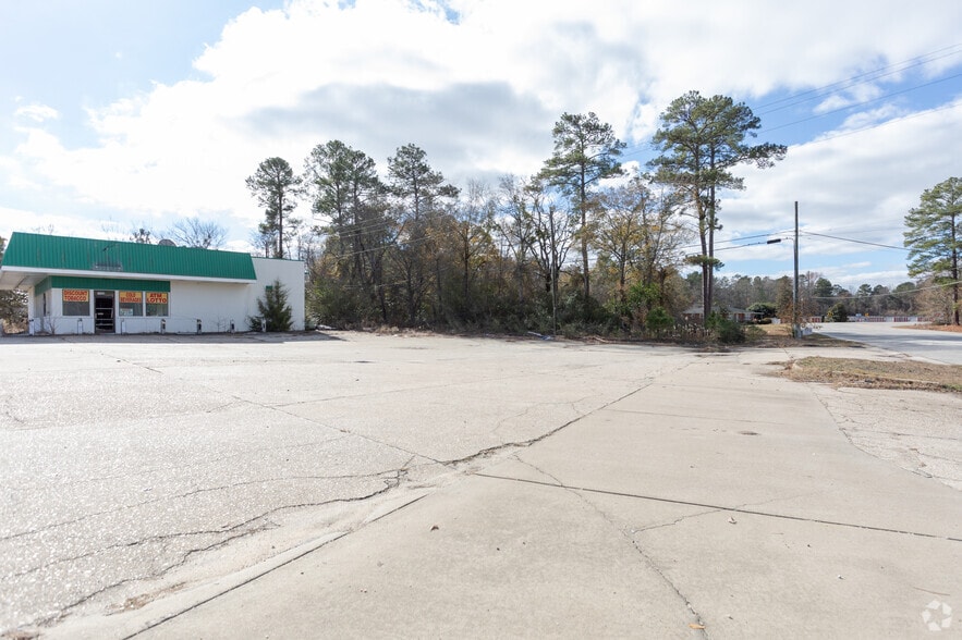 1543 1551 1561 1589 N Bragg and 131 W Manchester blvd  