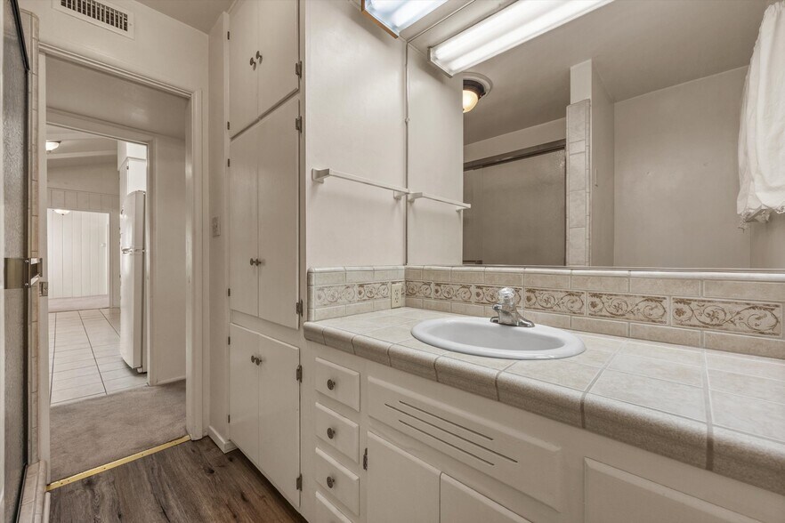 More Photos Of 16 Tobias St, Kernville Storefront Retail Residential For Sale