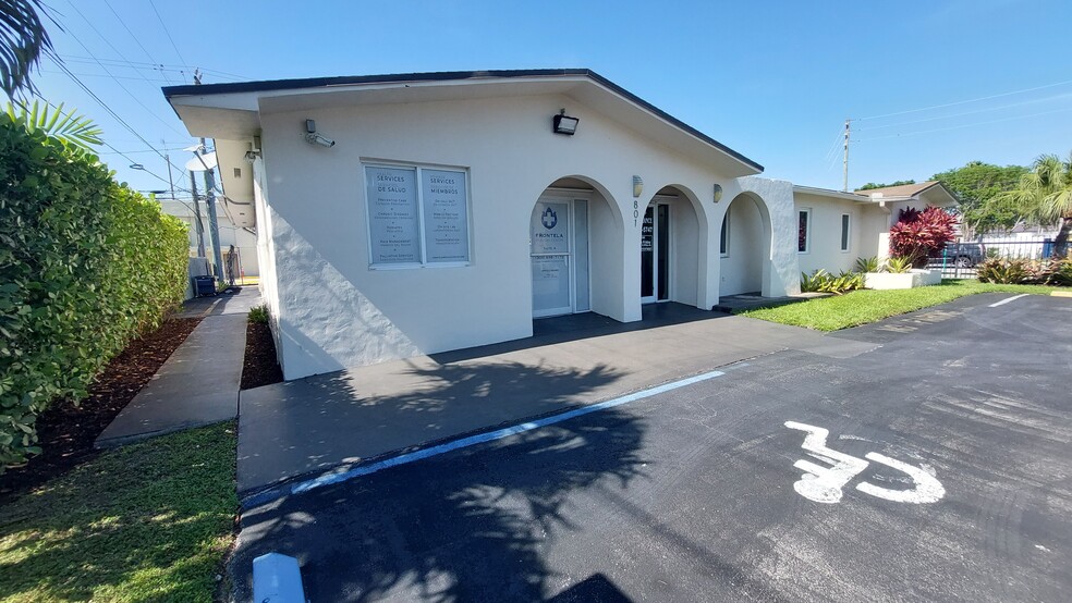 Primary Photo Of 801 W 48th St, Hialeah Medical For Lease