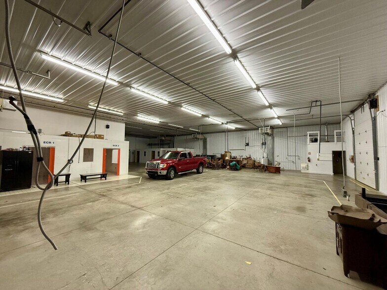 More Photos Of 450 Campbell St, Valparaiso Service For Lease