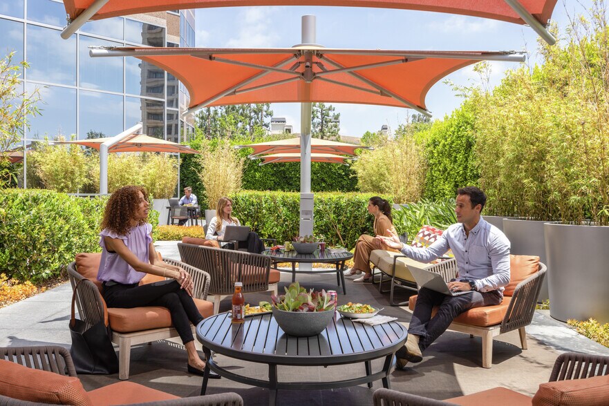 More Photos Of 2121 Avenue of the Stars, Century City Coworking Space