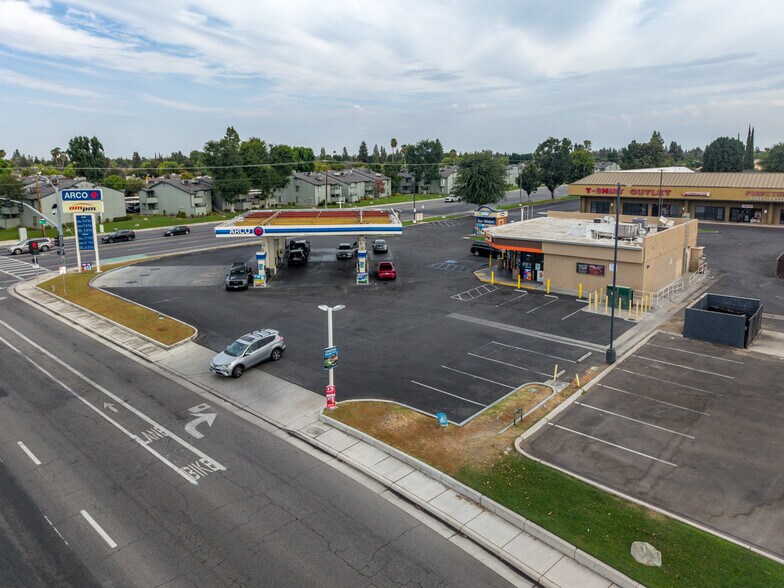 More Photos Of 6300 White Ln, Bakersfield General Retail For Sale