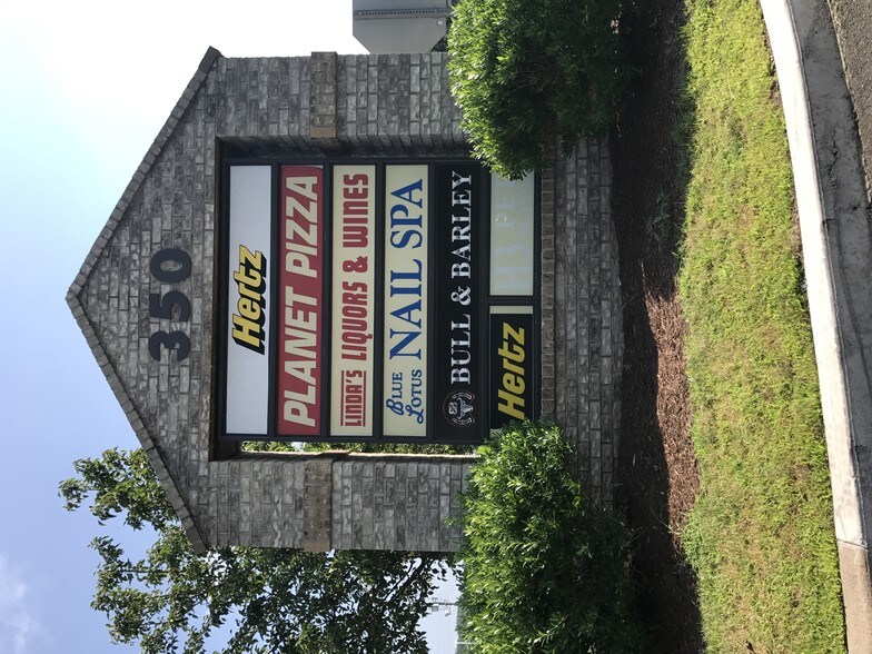 More Photos Of 350 Bridgeport Ave, Shelton Freestanding For Lease