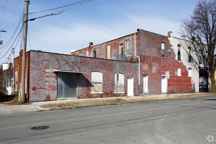 More Photos Of 504 W Commercial St, Springfield Storefront Retail Office For Sale