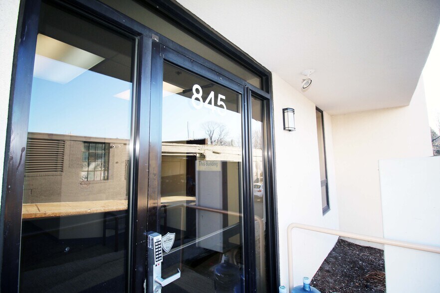 More Photos Of 845 N Main St, Providence Medical For Sale