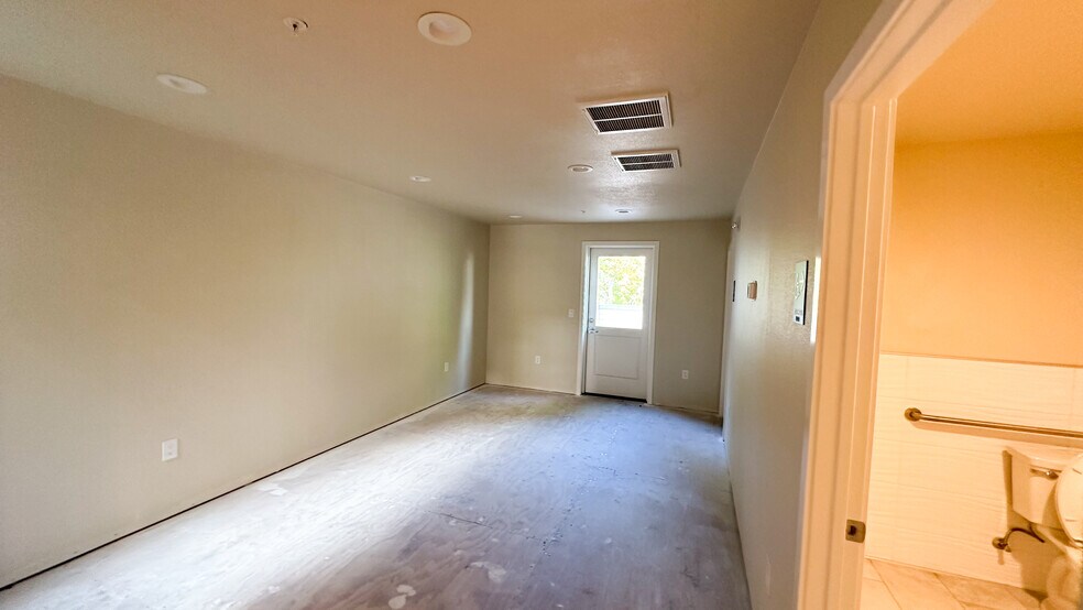 More Photos Of 14521 Big Basin Way, Saratoga General Retail For Lease