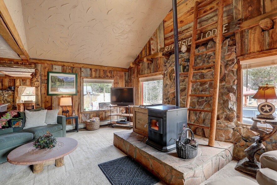 More Photos Of 468 Riverside Dr, Lyons Specialty For Sale