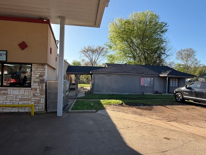 More Photos Of 1515 S Mobberly Ave, Longview Service Station For Sale