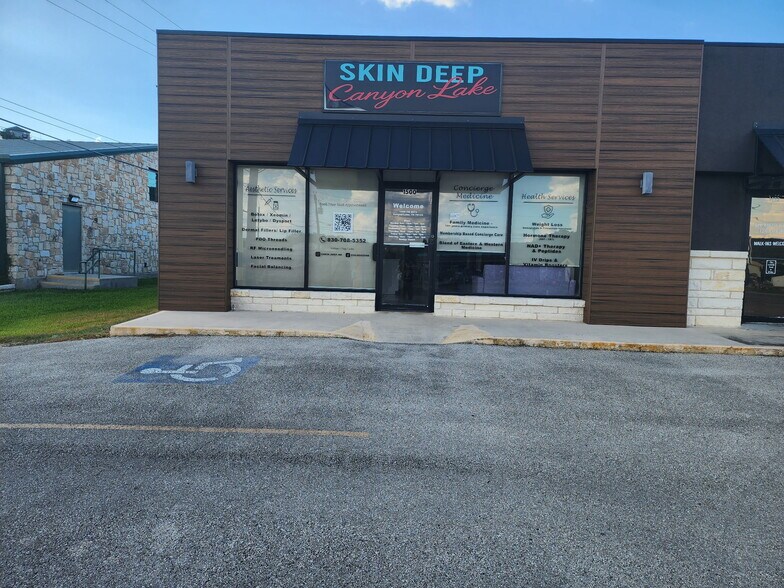 More Photos Of 1500 FM 2673, Canyon Lake Storefront Retail Office For Lease
