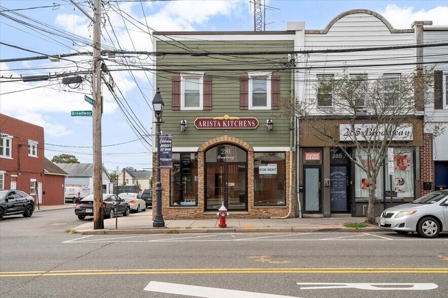 Primary Photo Of 281 Broadway, Bethpage General Retail For Lease