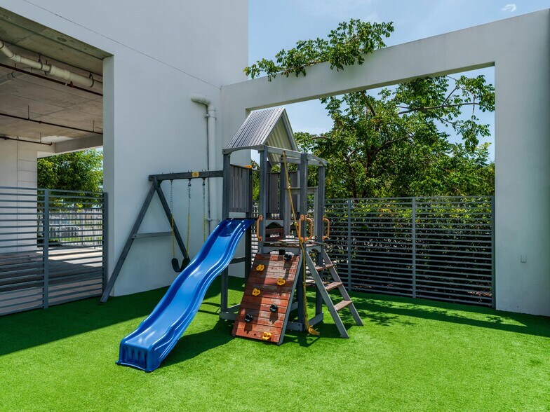 More Photos Of 26720 Old Dixie Hwy, Homestead Apartments For Sale