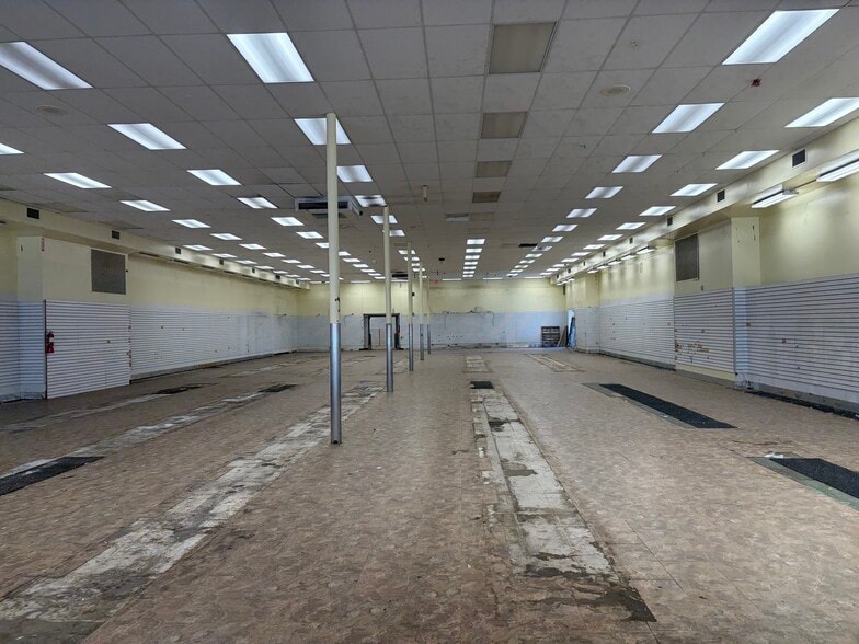 More Photos Of 1008 Stuyvesant Ave, Union Township General Retail For Lease