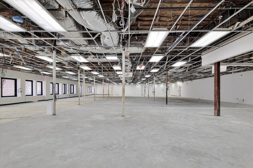 More Photos Of 90 Garth Rd, Scarsdale Unknown For Lease