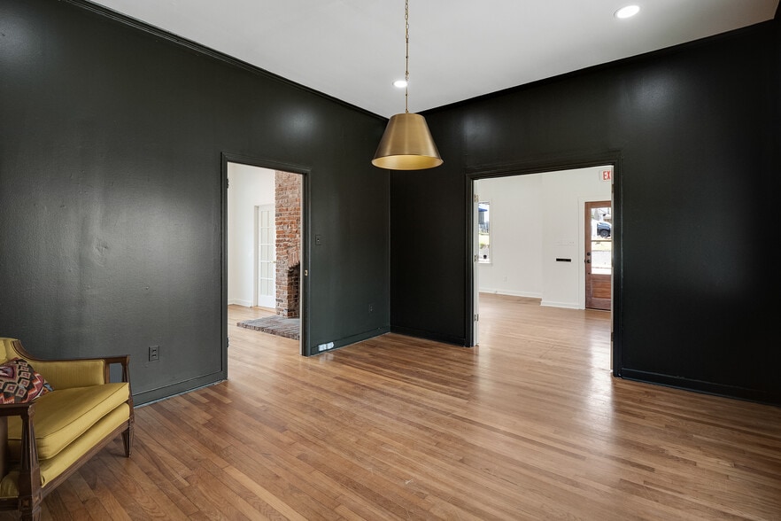 More Photos Of 574 S Cooper St, Memphis Office For Lease