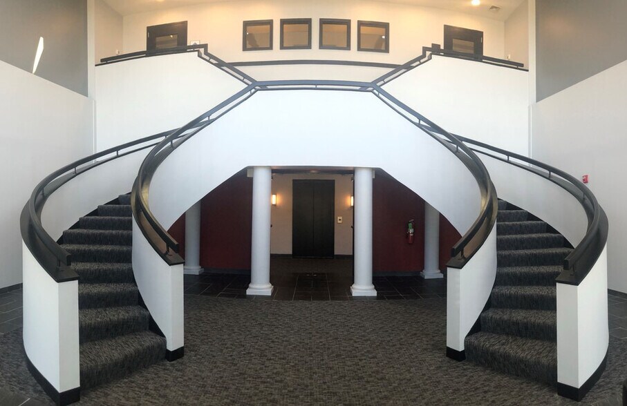 More Photos Of 430-450 Lincoln Hwy, Fairless Hills Office For Lease