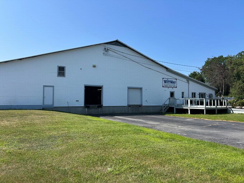 More Photos Of 54 Allen St, Rochester Light Distribution For Sale