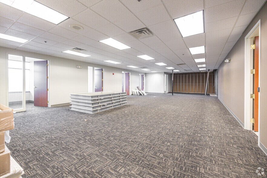 More Photos Of 11414 W Park Pl, Milwaukee Unknown For Lease