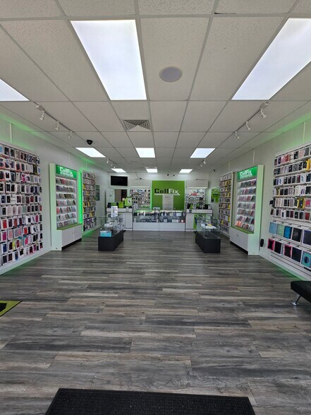 More Photos Of 2513 W Hillsborough Ave, Tampa Unknown For Lease