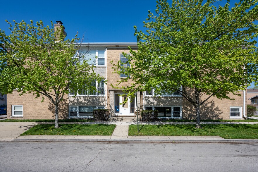 7801 W Belmont Ave, Elmwood Park, IL 60707 Apartments For Sale