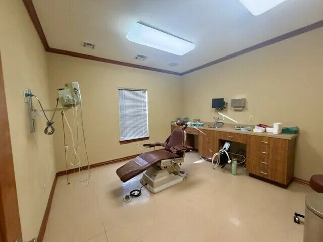 More Photos Of 1218 E 9th St, Edmond Medical For Lease