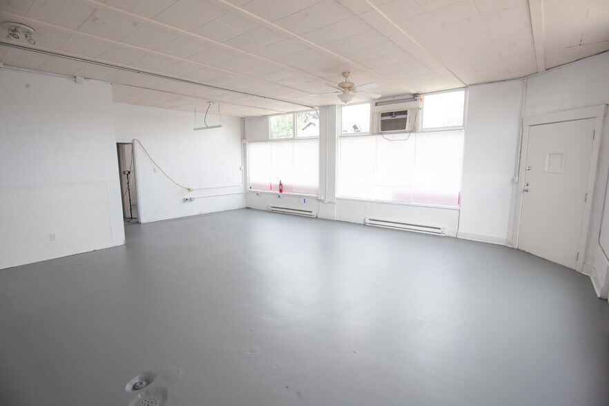 More Photos Of 1200-1218 N Killingsworth St, Portland Storefront For Sale