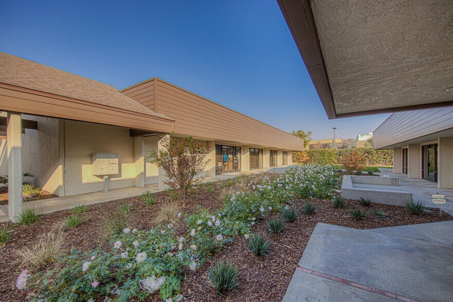 More Photos Of 5300 Lennox Ave, Bakersfield Medical For Sale