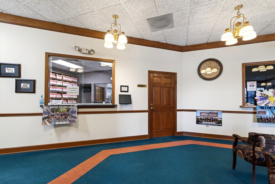 More Photos Of 1964 N Lakeman Dr, Bellbrook Medical For Sale