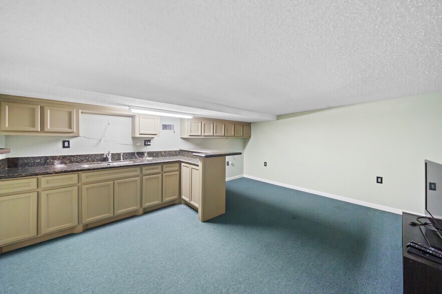 More Photos Of 19962 Lowe Ln, New Caney Manufacturing For Sale