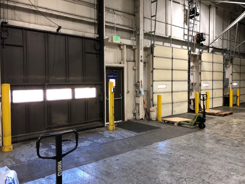 More Photos Of 200 E 90th St, Davenport Industrial For Sale