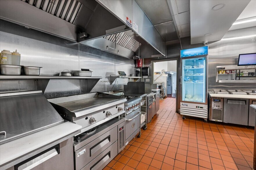 More Photos Of 40789 Village Dr, Big Bear Lake Bar For Sale