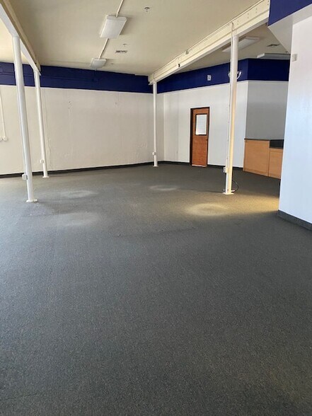 More Photos Of 1701 S Staples St, Corpus Christi Freestanding For Lease