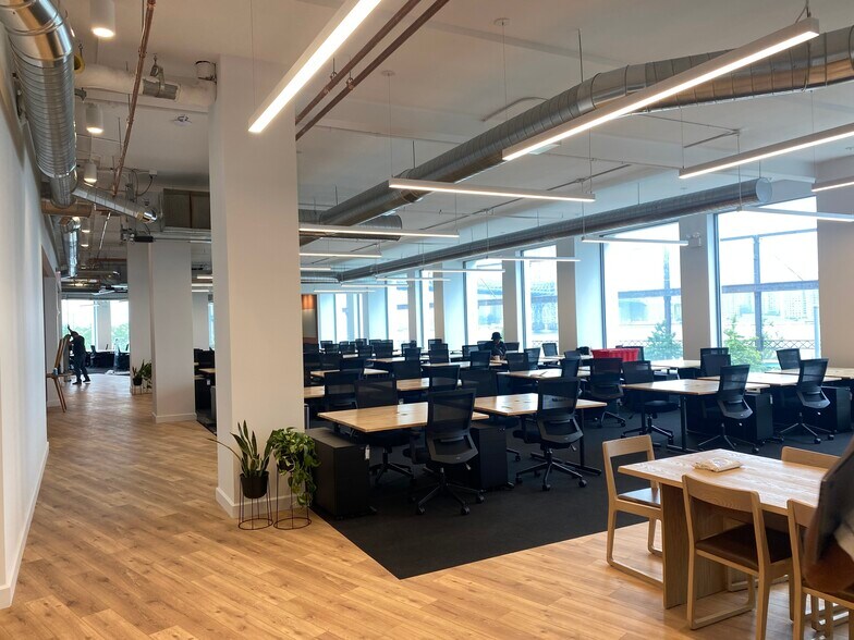 More Photos Of 10 Grand St, Brooklyn Office For Lease