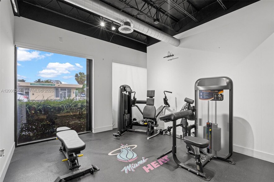 More Photos Of 4885 NW 7th Ave, Miami Office For Sale