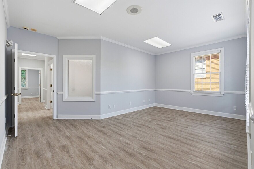 More Photos Of 2854 Johnson Ferry Rd, Marietta Office For Sale