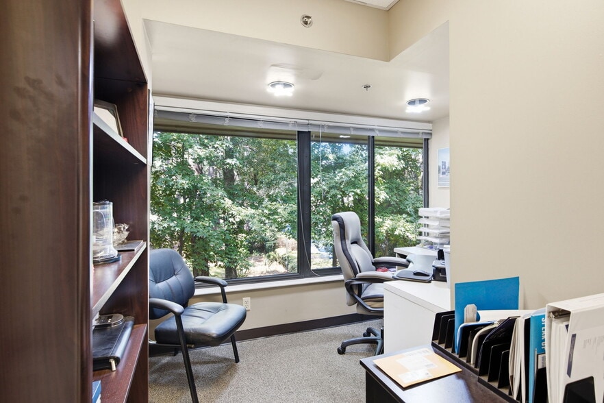 More Photos Of 1044 William Hilton Pky, Hilton Head Island Office For Sale