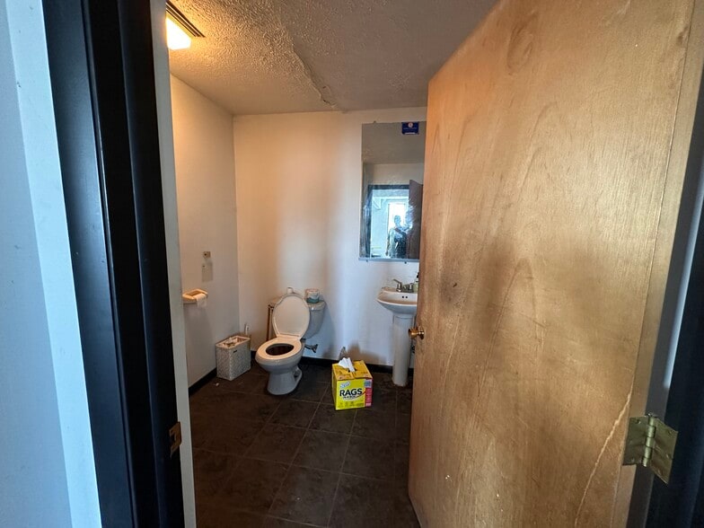 More Photos Of 3945 S Blue Star Dr, Traverse City Service For Lease