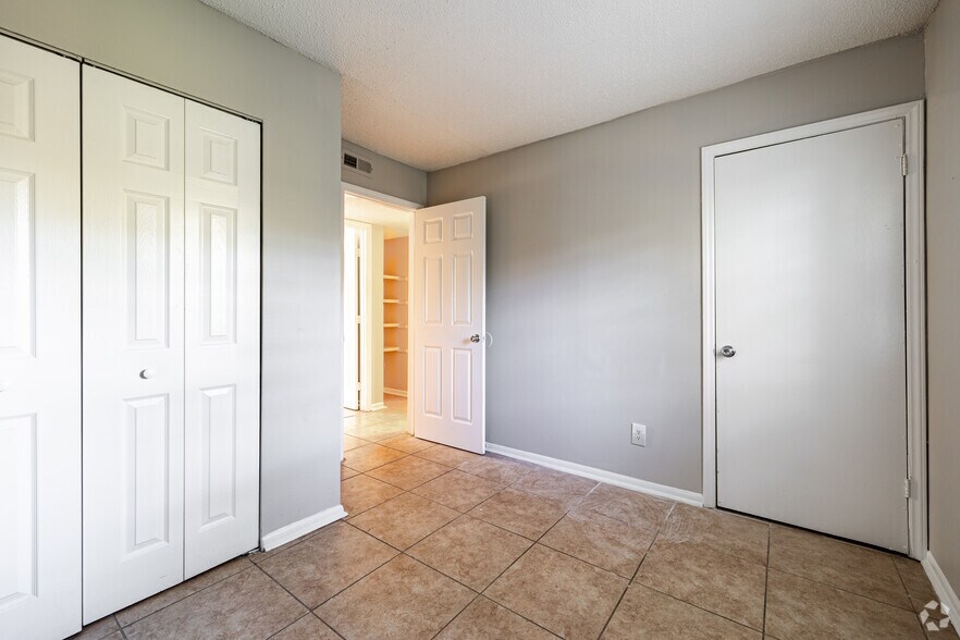 More Photos Of 1 Lakeside Rd, Greenville Apartments For Sale