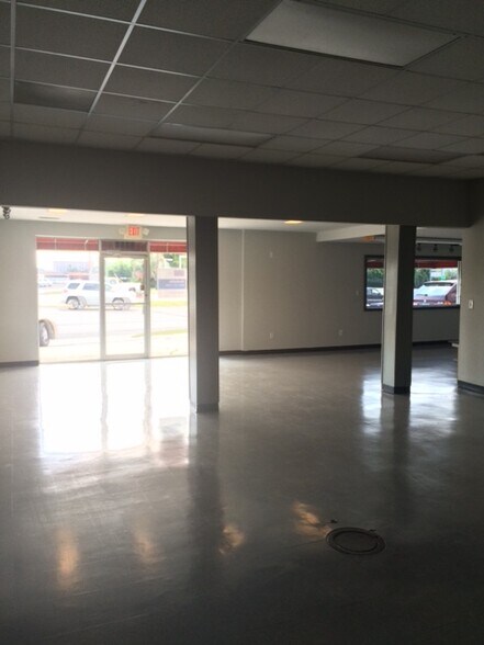 More Photos Of 4614 Rivers Ave, Charleston Service For Lease