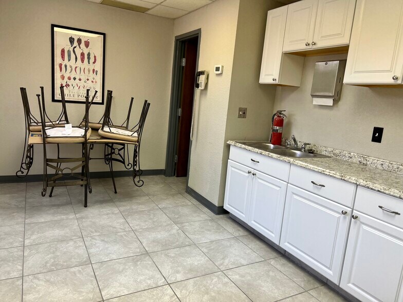 More Photos Of 810 Boardman Canfield Rd, Youngstown Medical For Lease